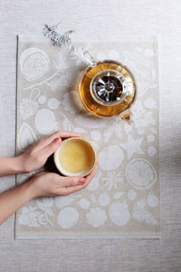 Talven Tuoksut Table Runner