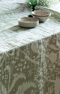 Villiyrtit Linen Tablecloth