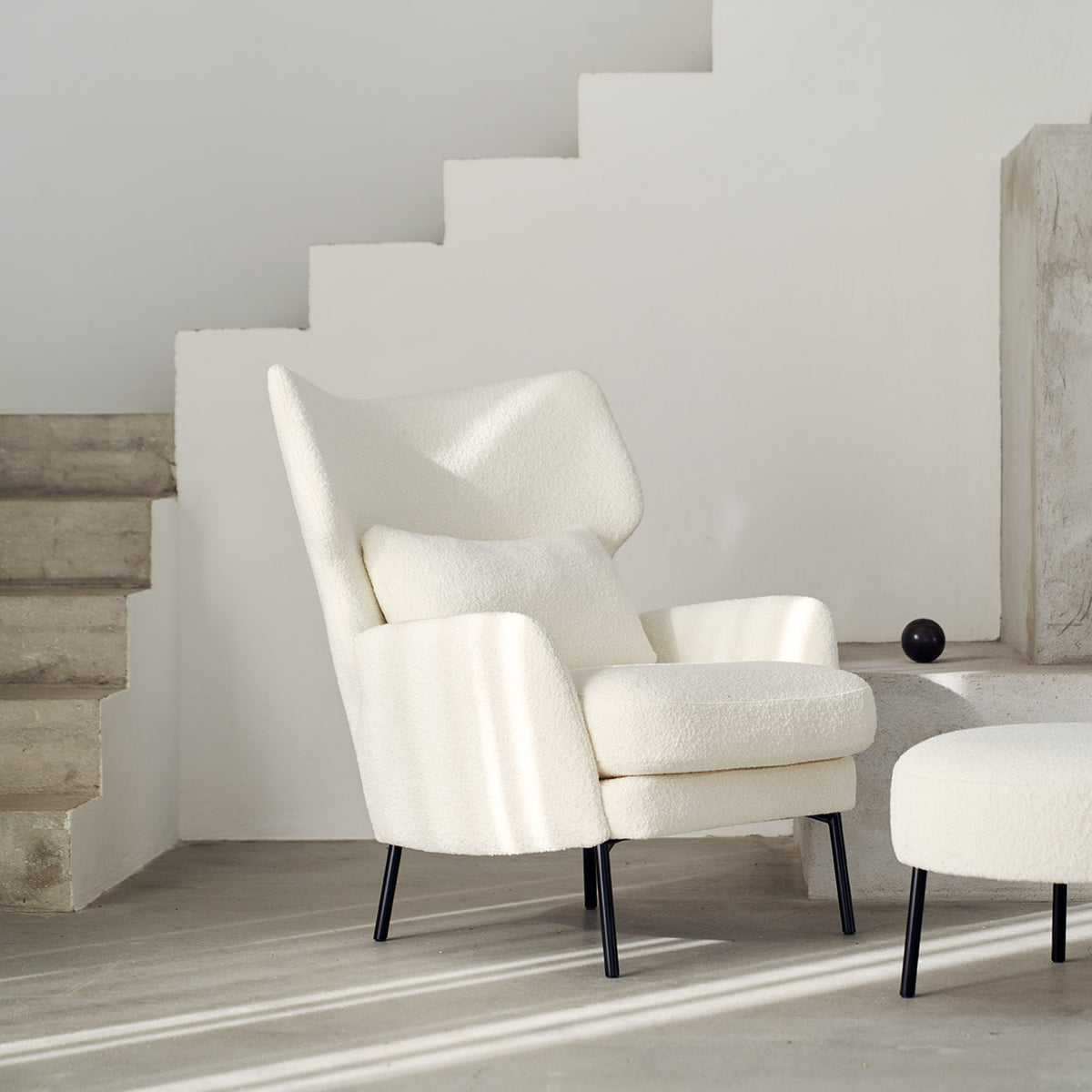 Alex Lounge Chair, Lario Dark Green - Sits