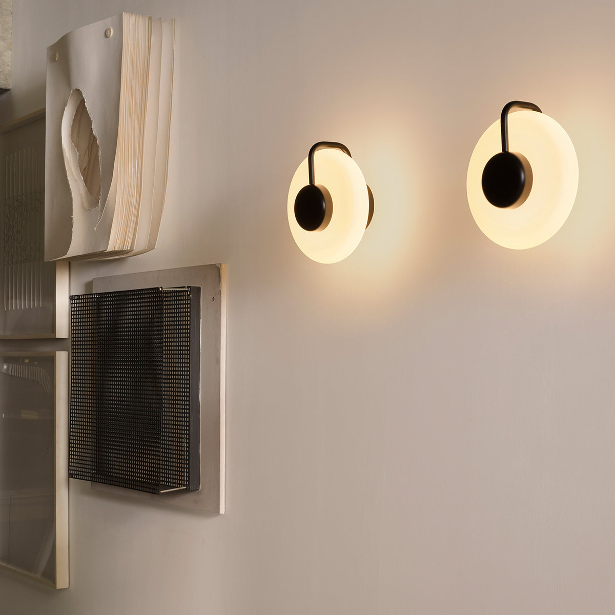 Tratto Wall Light