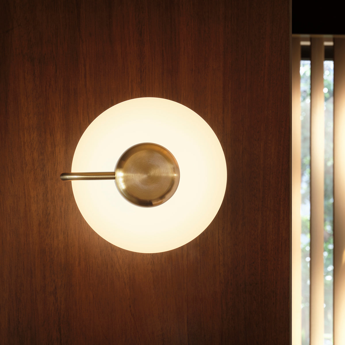 Tratto Wall Light