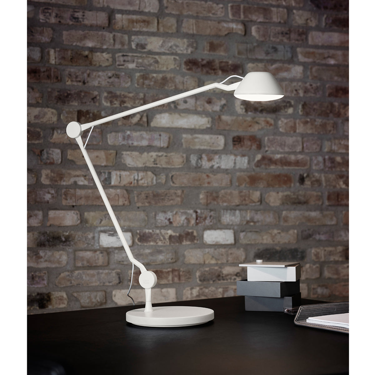 AQ01 Desk Lamp - Fritz Hansen