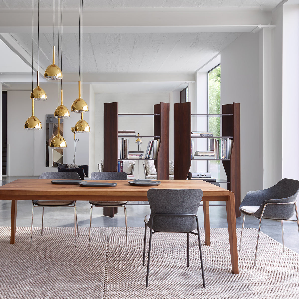 Ettoriano Carver Chair - Ligne Roset