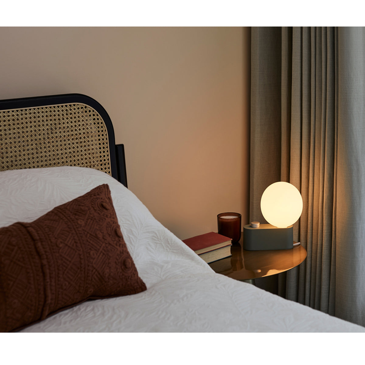 Alumina Table Lamp & Sphere Bulb - Tala