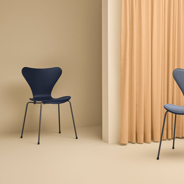 Series 7 Chair, Midnight Blue - Fritz Hansen