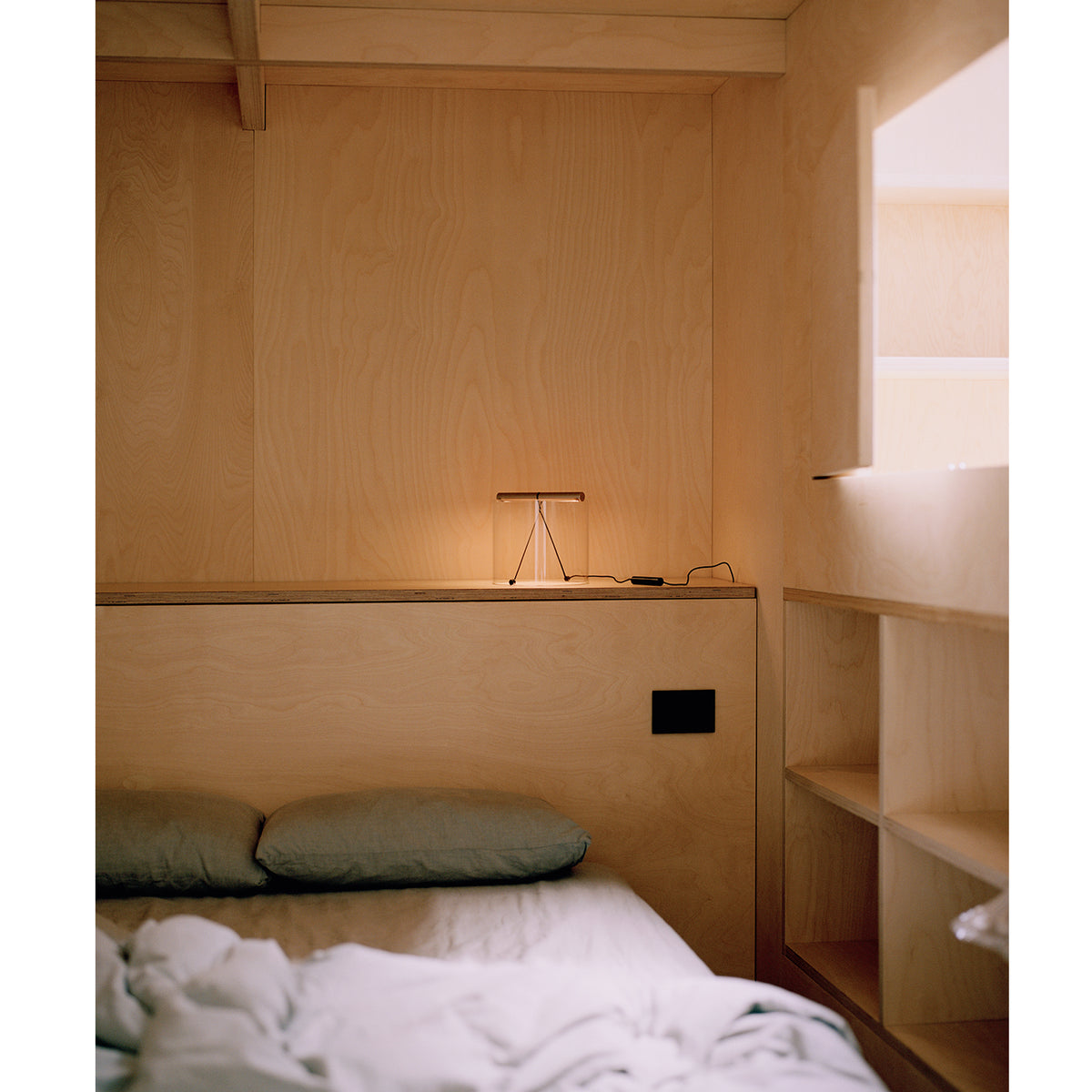 To Tie T1 Table Light